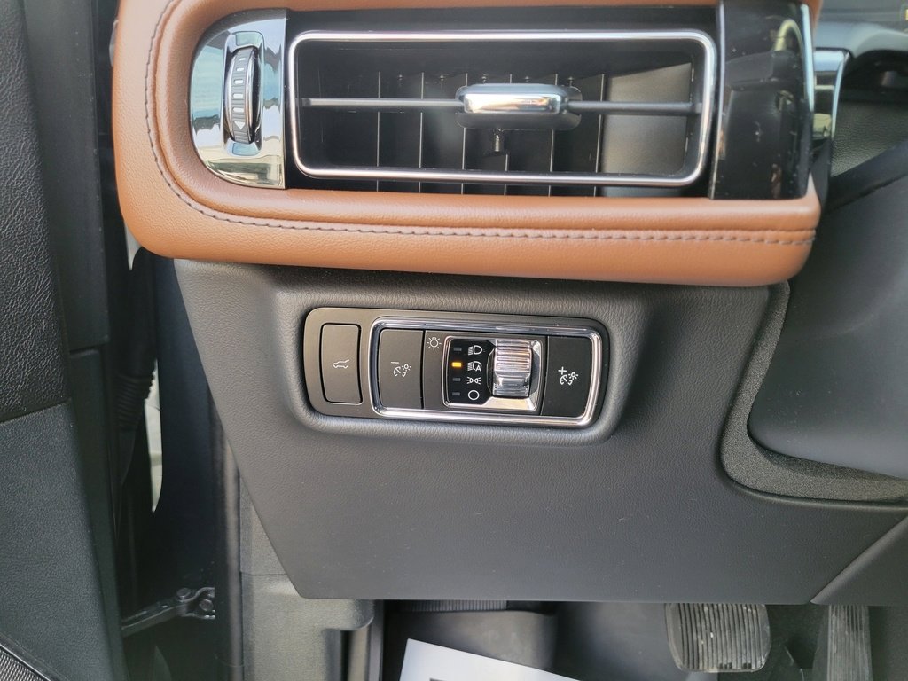 Certified 2024 Lincoln Aviator Reserve w/ Elements Package Plus image 41