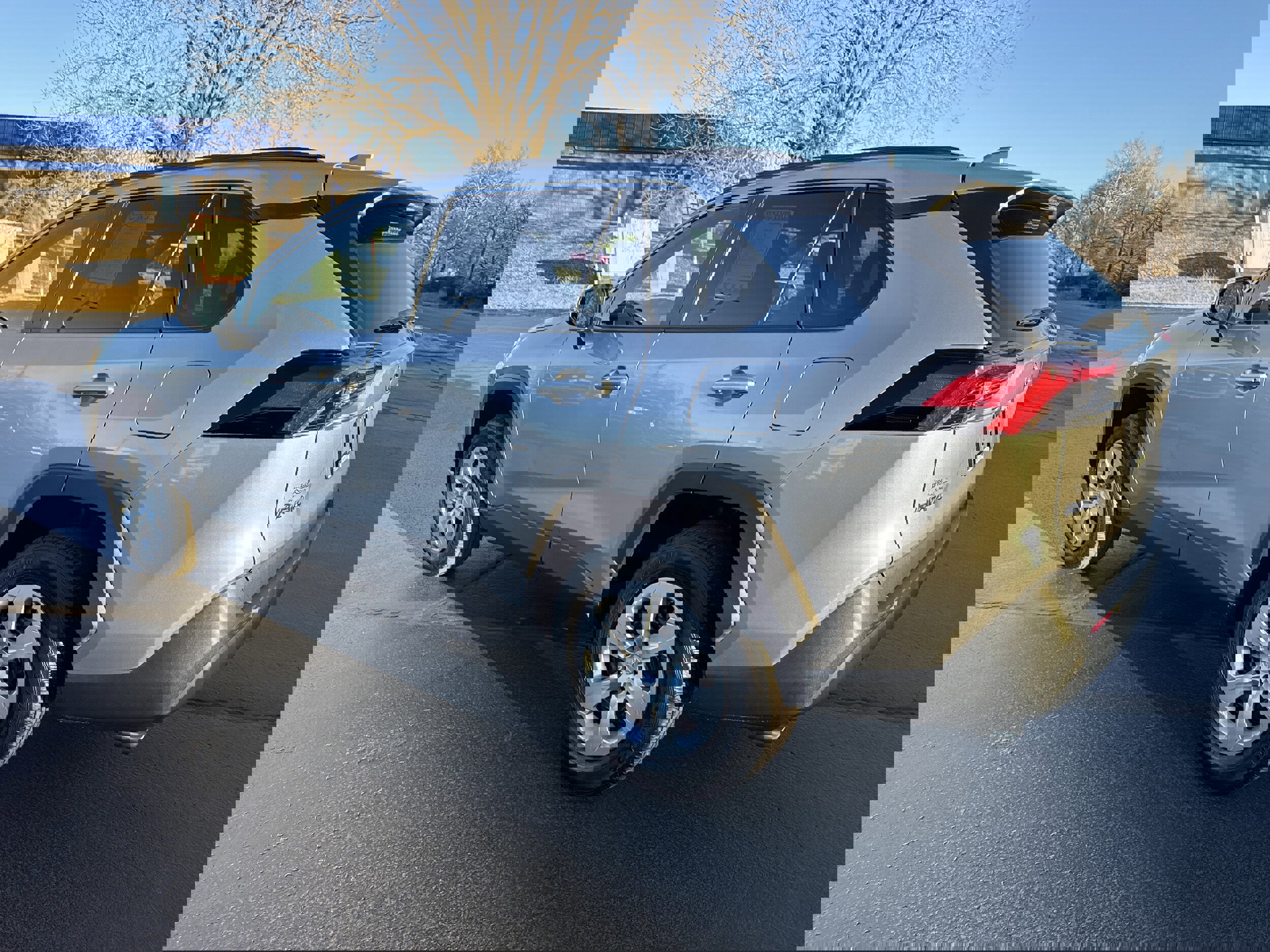 Used 2020 Toyota RAV4 LE image 3