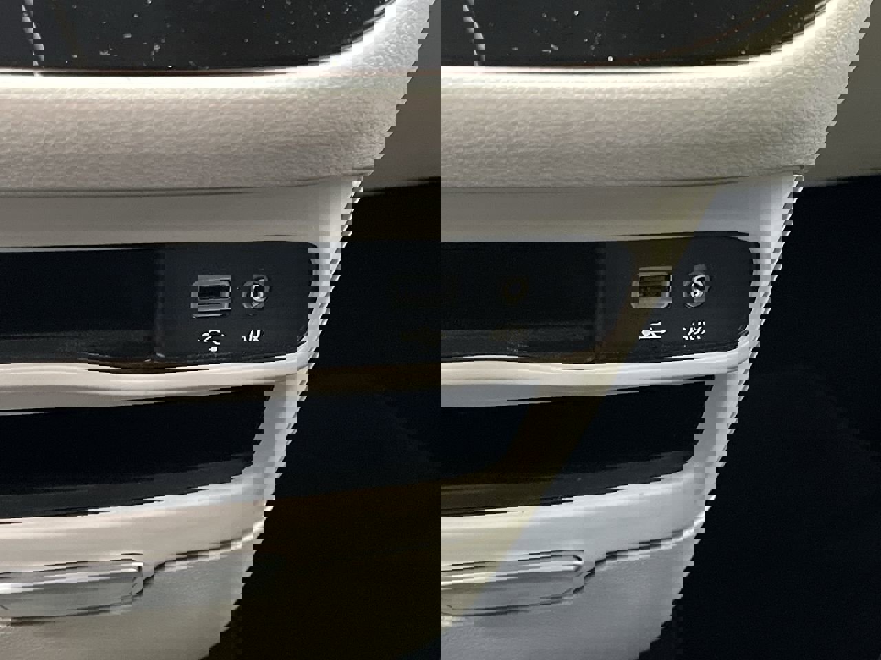 Used 2017 Chrysler Pacifica Touring-L image 29