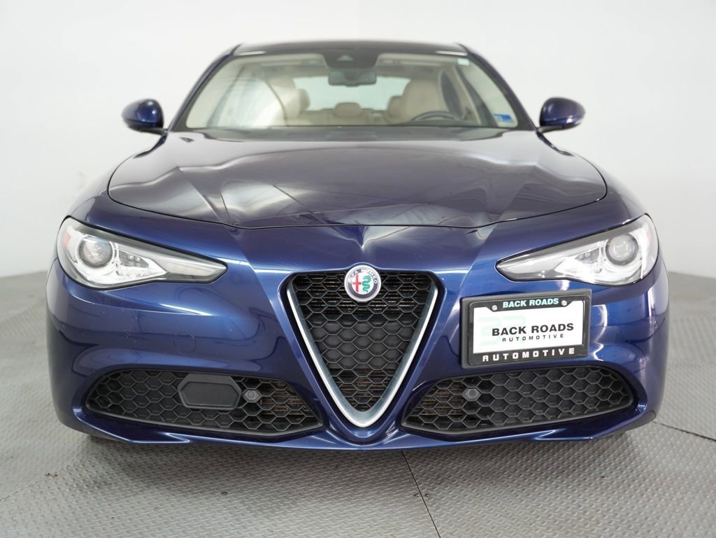 Used 2018 Alfa Romeo Giulia Ti w/ Quick Order Package 22X Lusso AWD/4WD image 2