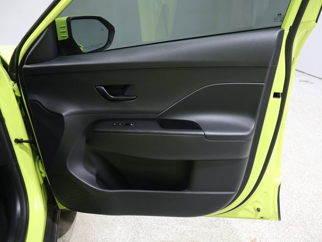 Used 2025 Hyundai Kona SEL image 23