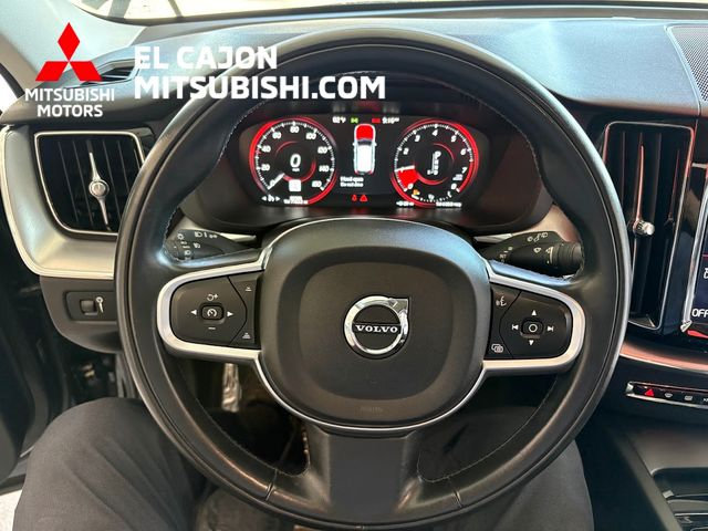 Used 2019 Volvo XC60 T5 Momentum w/ Multimedia Package AWD/4WD image 15