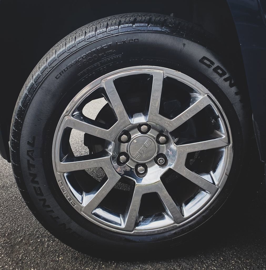 Used 2019 GMC Yukon XL Denali w/ Open Road Package AWD/4WD image 3