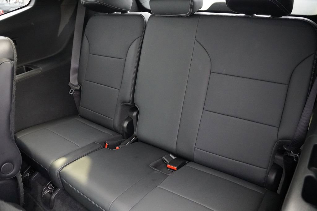 Certified 2025 Buick Enclave Preferred image 18