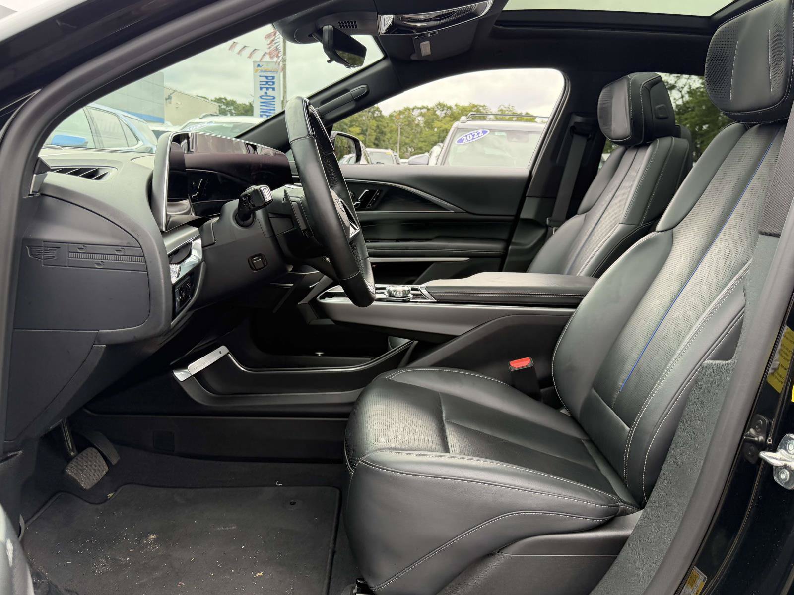 Used 2024 Cadillac Lyriq Luxury RWD image 10