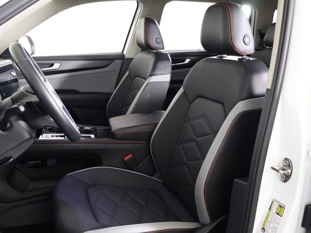 Certified 2024 Volkswagen Atlas Peak Edition SEL AWD/4WD image 36