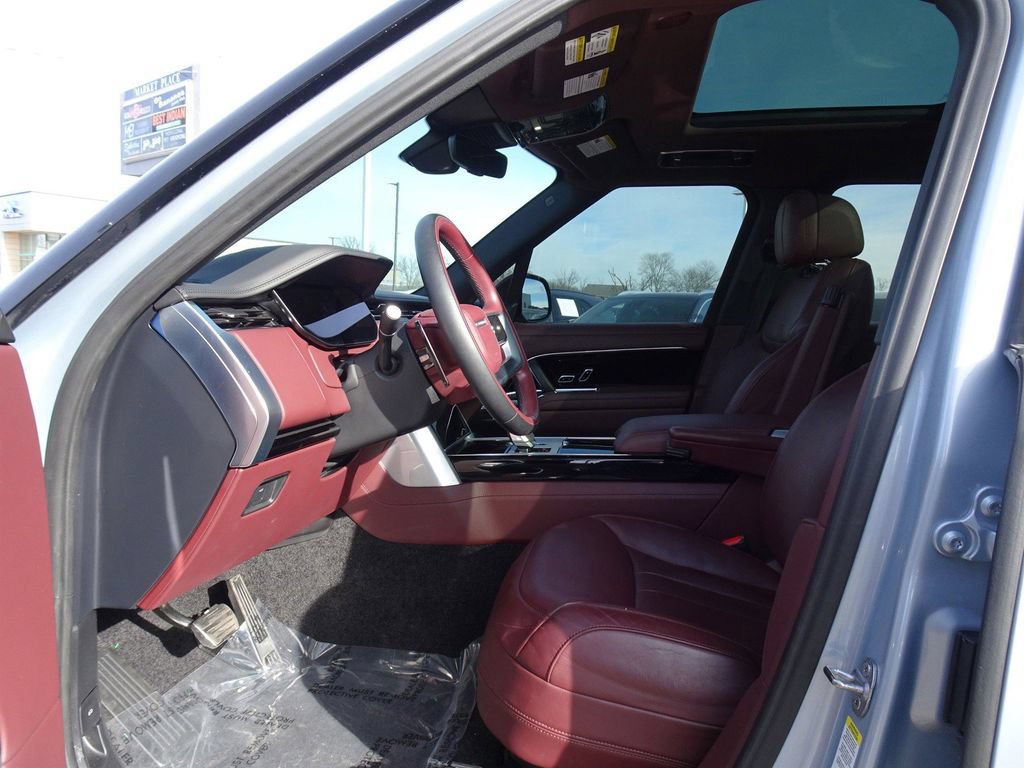 Used 2024 Land Rover Range Rover SE AWD/4WD image 9