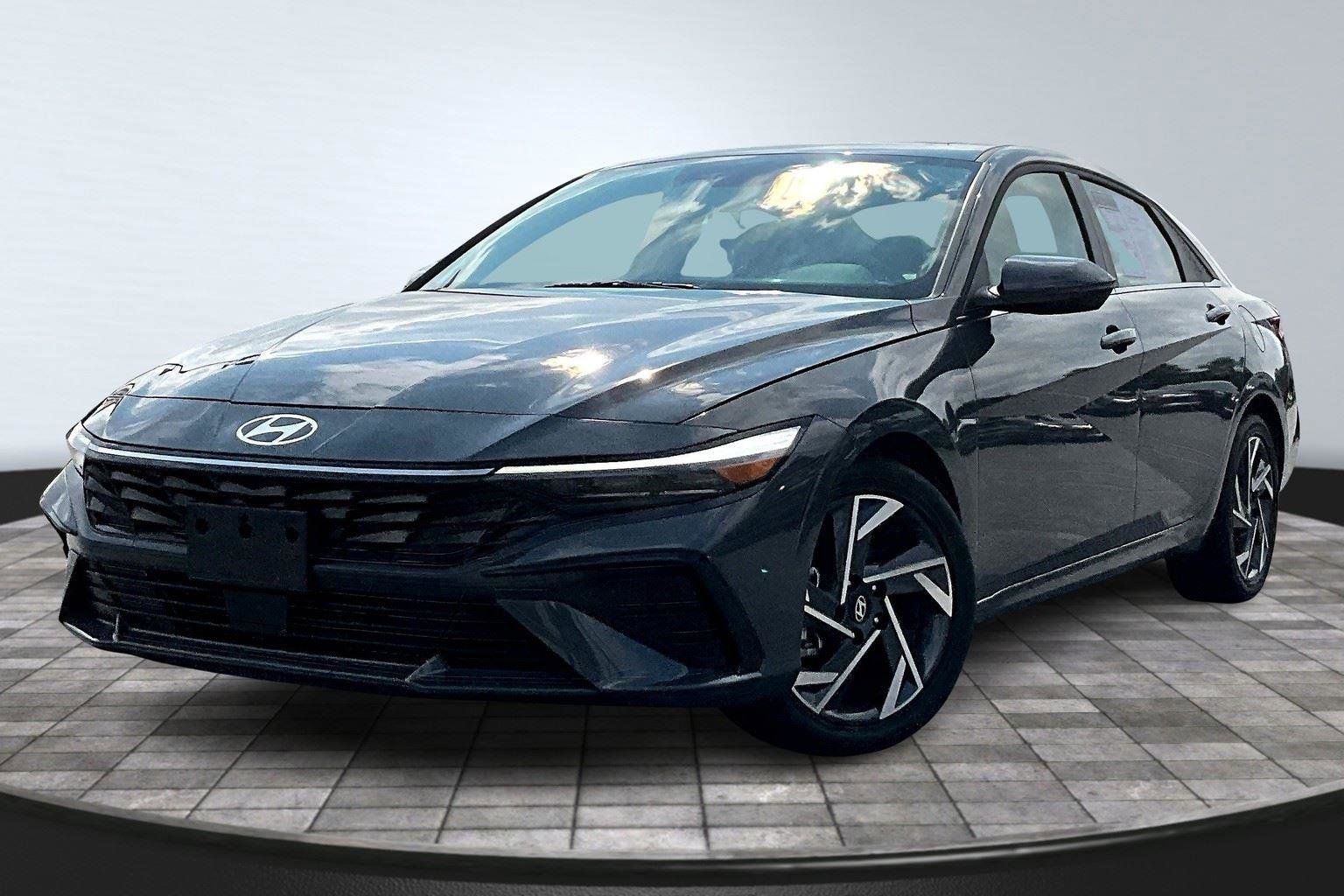 Used 2025 Hyundai Elantra Limited