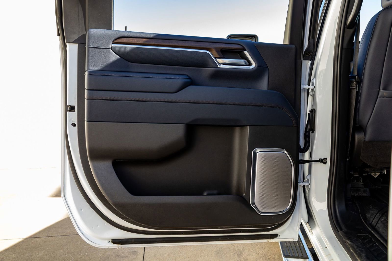 Used 2025 Chevrolet Silverado 2500 High Country w/ Technology Package image 37