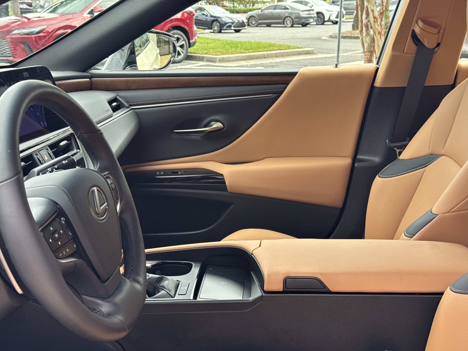Used 2024 Lexus ES 350 w/ Premium Package FWD image 23