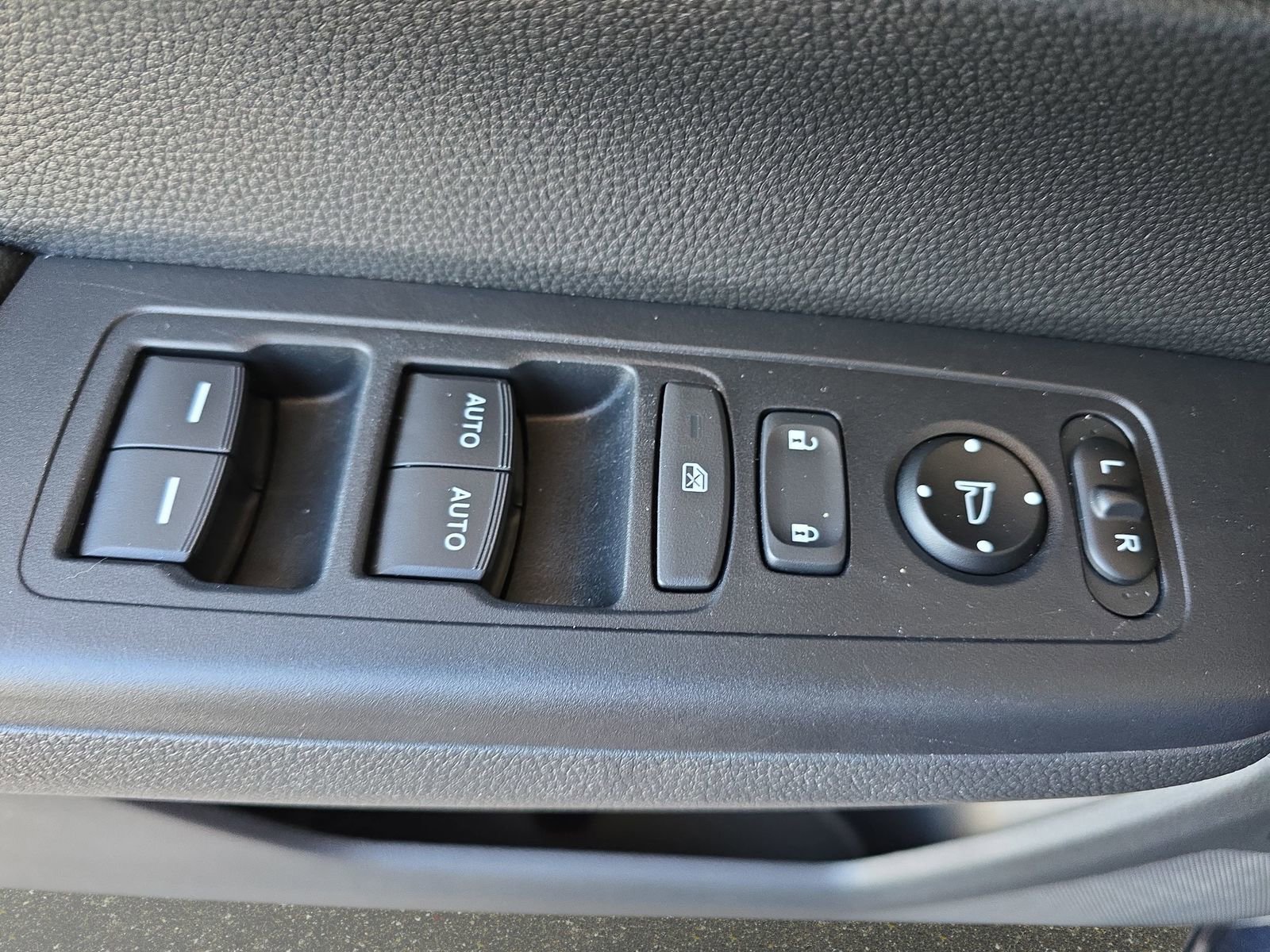 Used 2024 Honda CR-V EX image 30