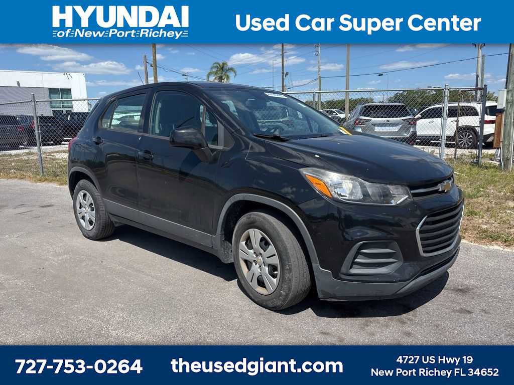 Used 2017 Chevrolet Trax LS w/ LPO, Cargo Package image 4