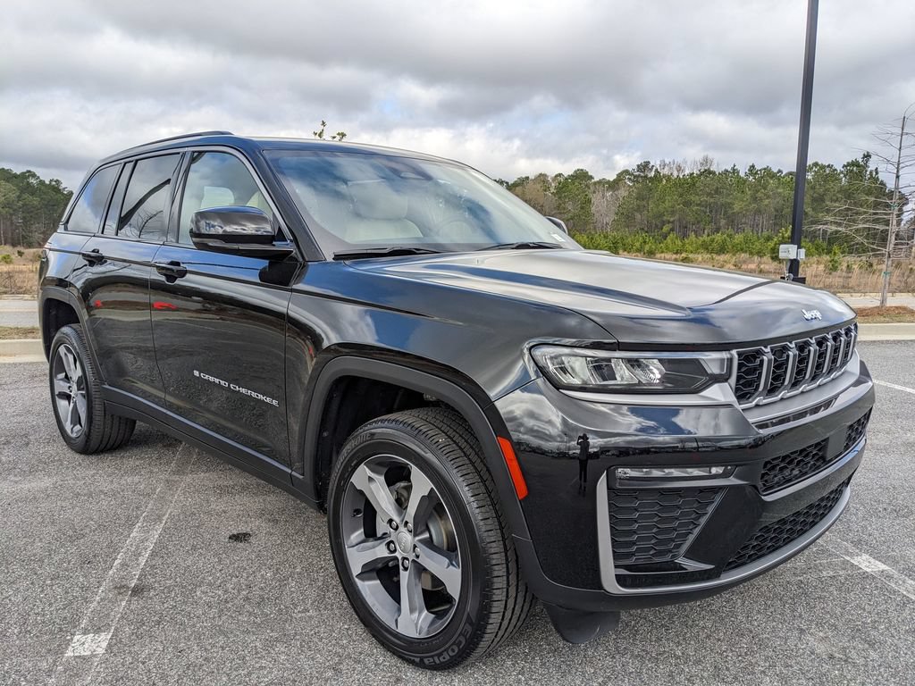New 2026 Jeep Grand Cherokee Limited RWD image 17