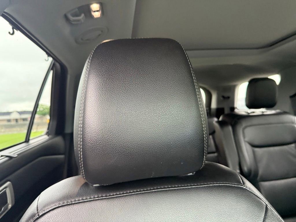 Used 2021 Ford Explorer Limited AWD/4WD image 32