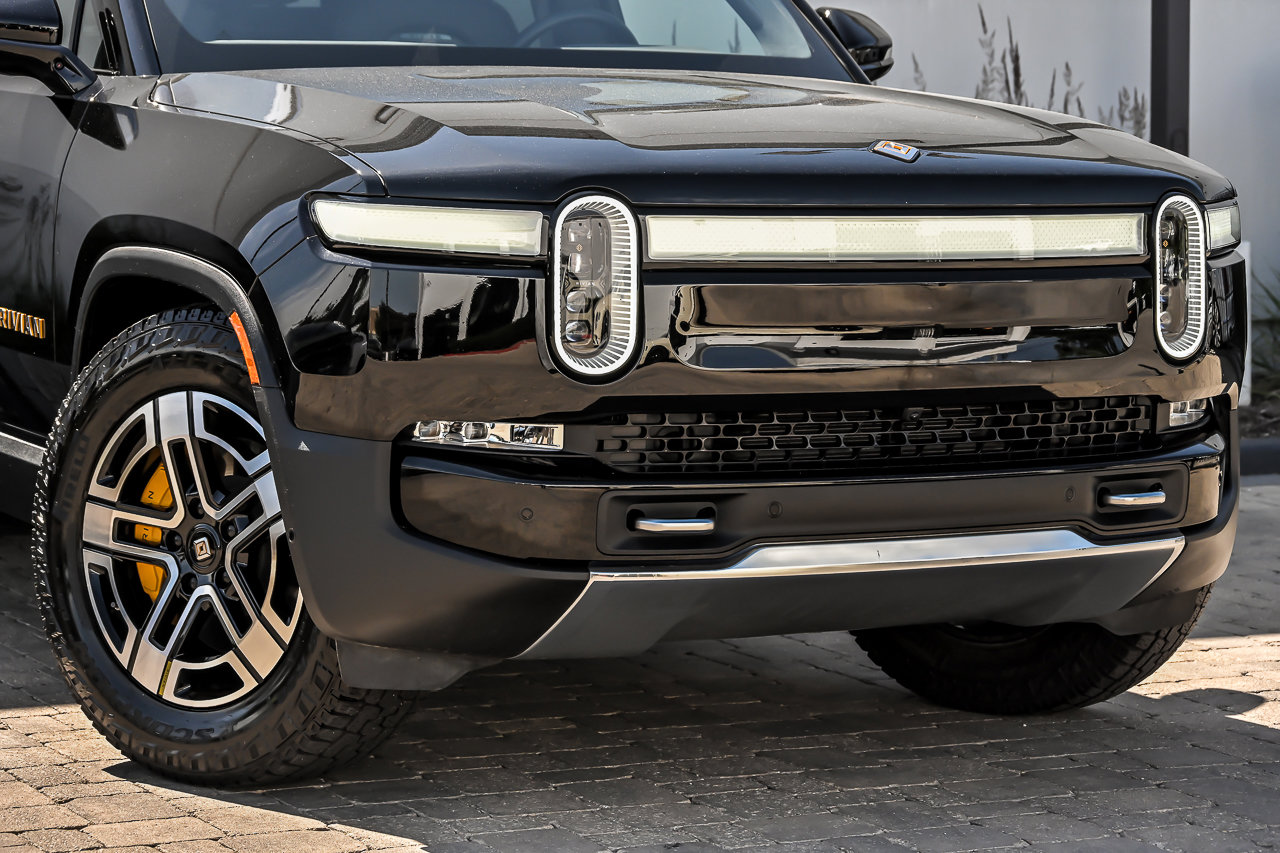 Used 2023 Rivian R1S Adventure AWD/4WD image 2