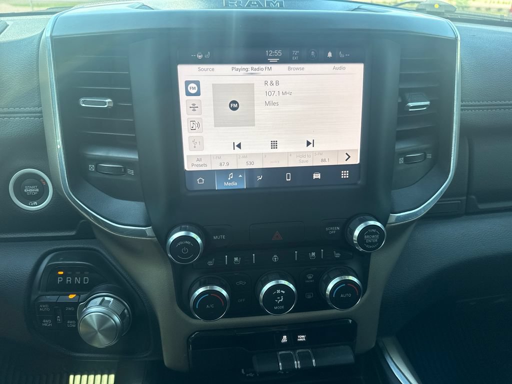 Used 2022 RAM 1500 Laramie AWD/4WD image 18
