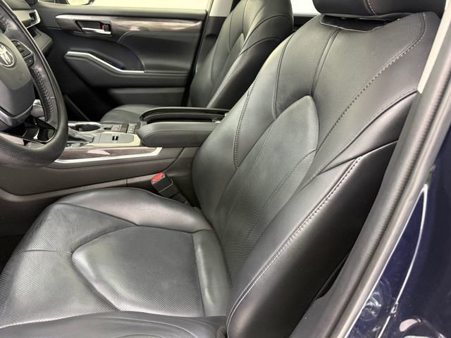 Used 2021 Toyota Highlander Limited FWD image 26