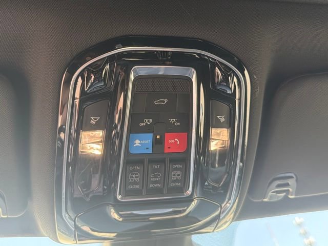 New 2026 Jeep Grand Wagoneer Summit AWD/4WD image 32