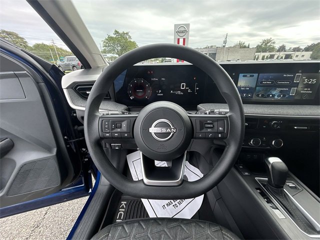 Certified 2025 Nissan Kicks SV image 18