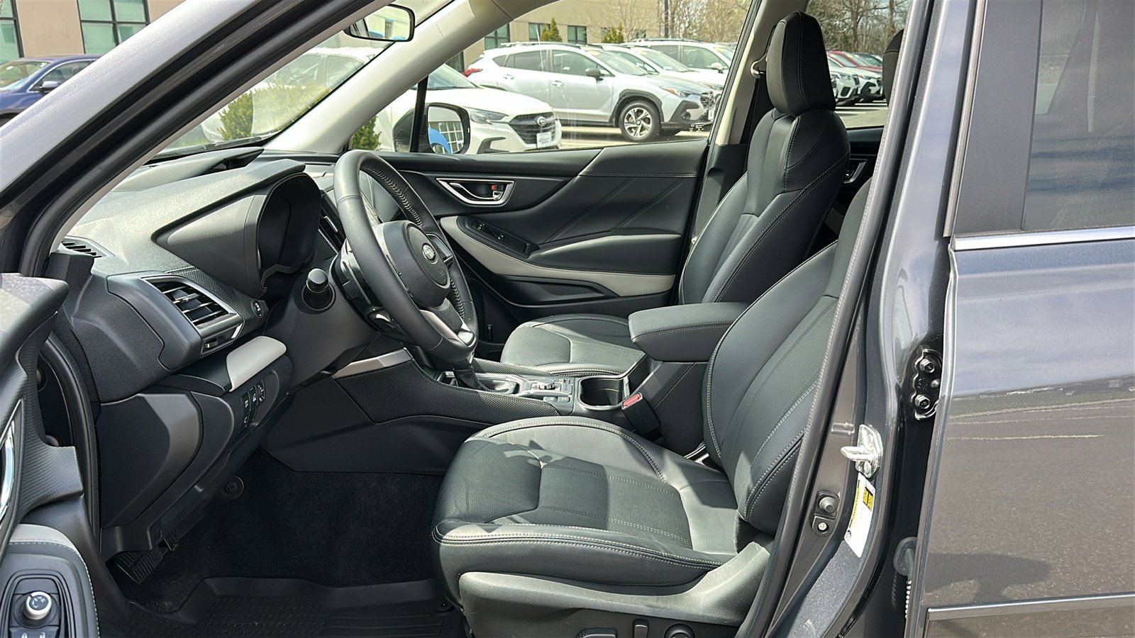 Used 2023 Subaru Forester Limited AWD/4WD image 9