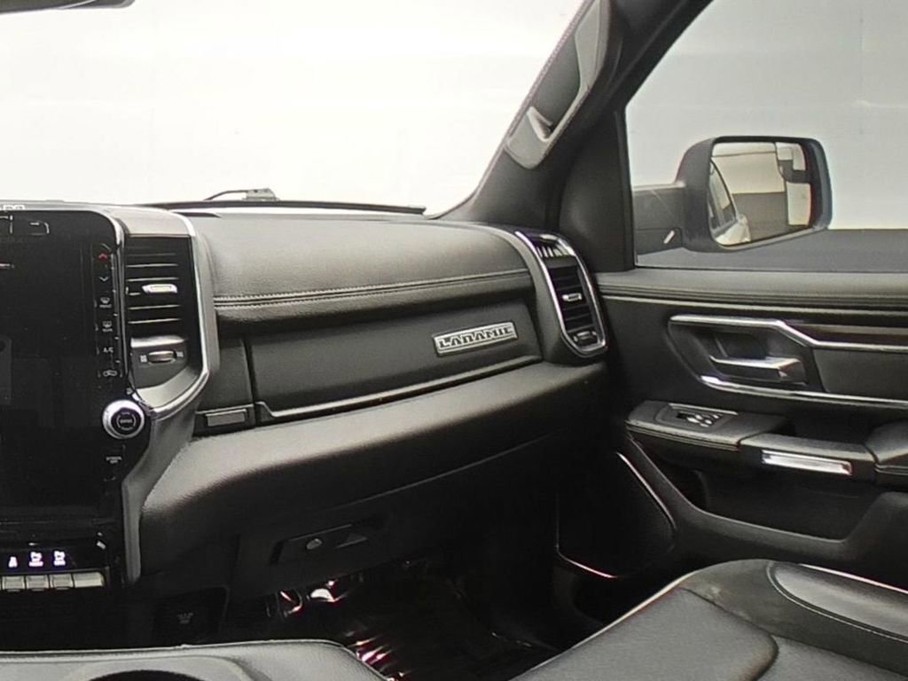Used 2025 RAM 1500 Laramie AWD/4WD image 19