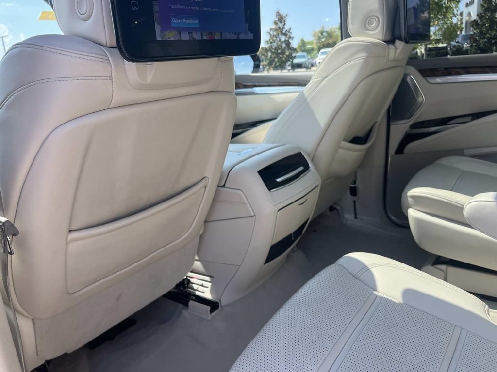 Used 2025 Cadillac Escalade Sport Platinum AWD/4WD image 21