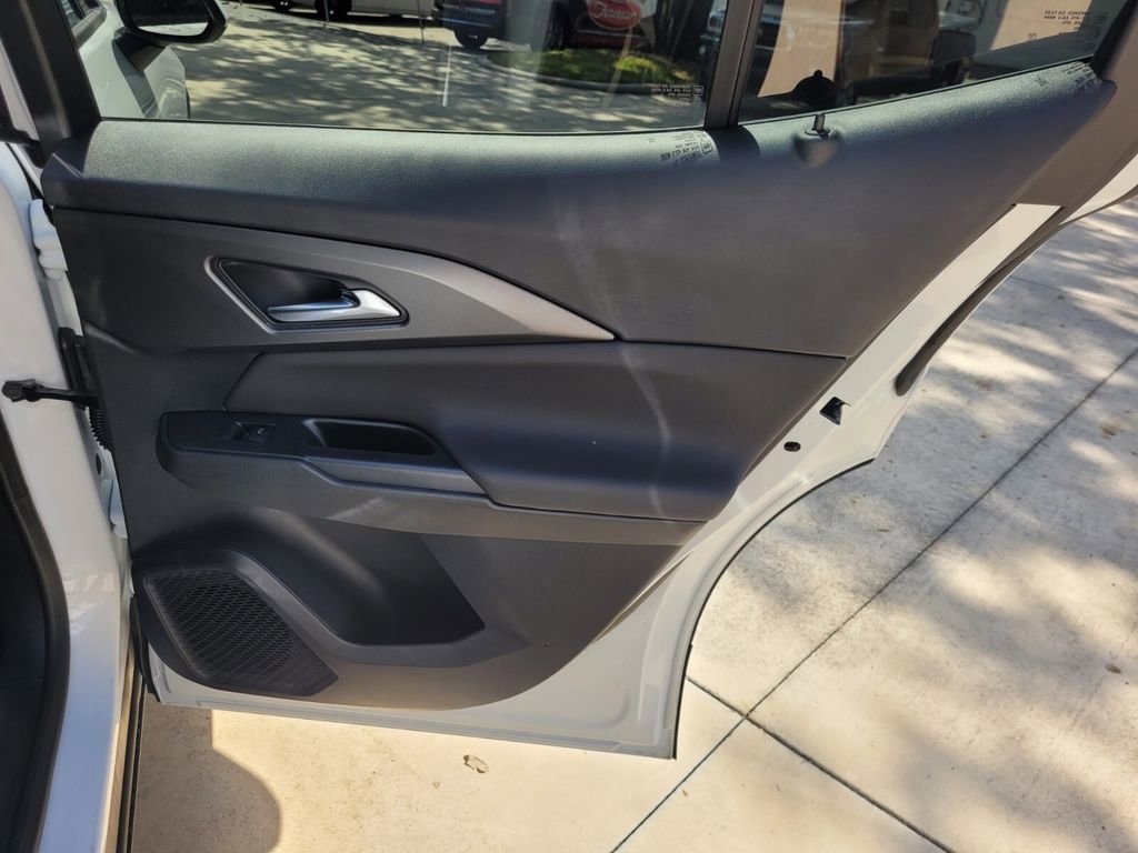 New 2026 Chevrolet Equinox EV LT FWD image 19