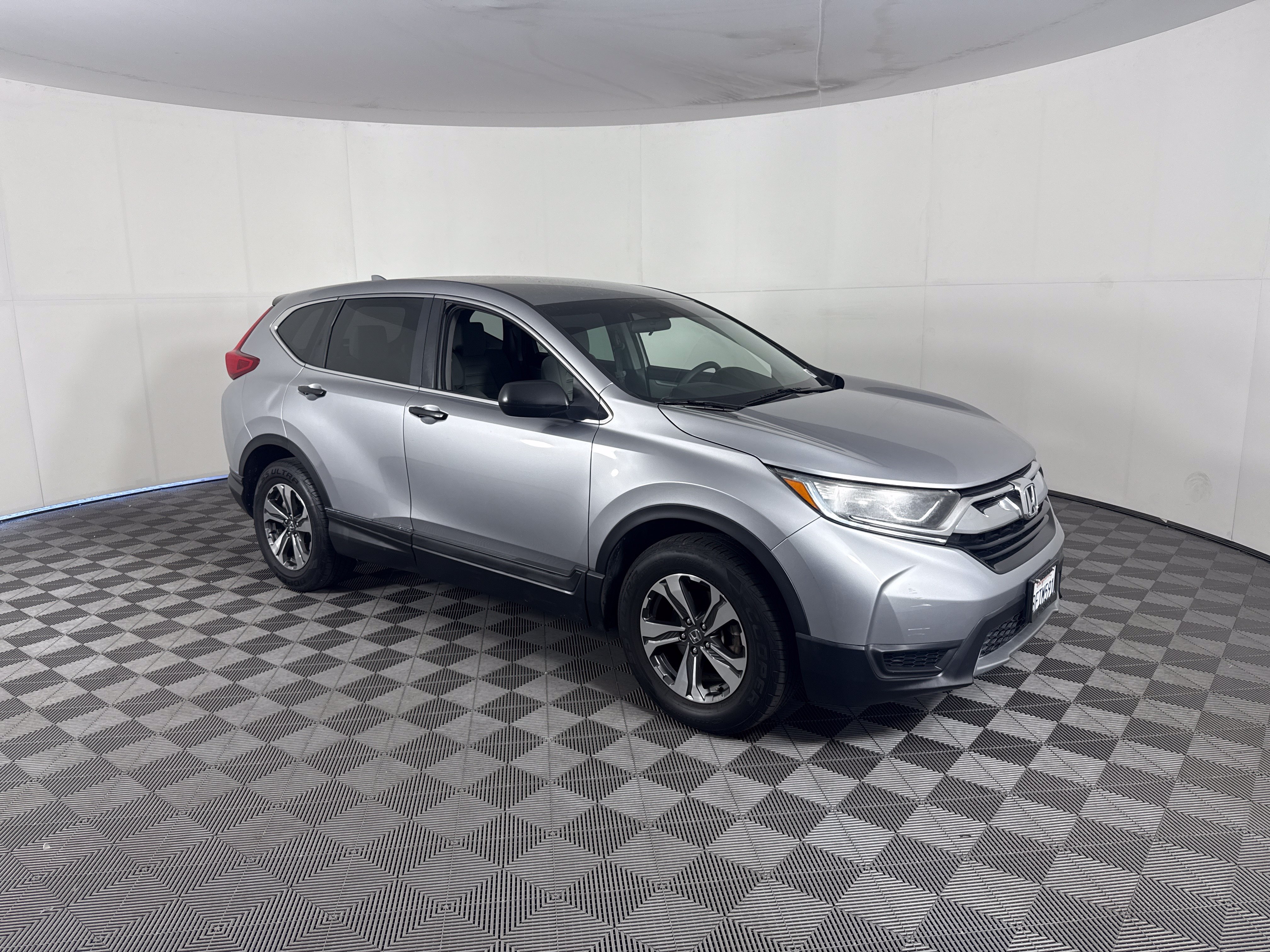 Used 2018 Honda CR-V LX image 6