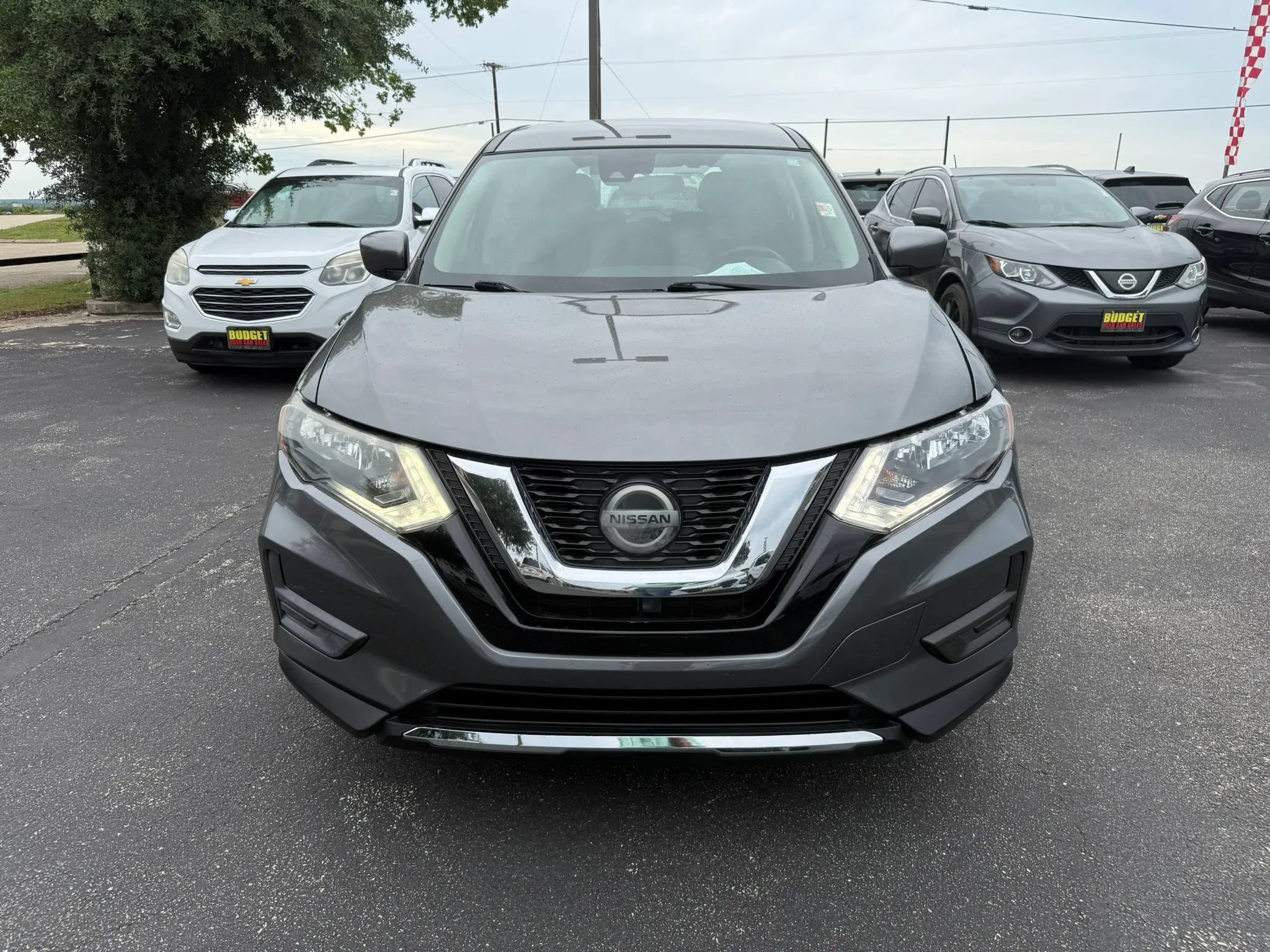 Used 2019 Nissan Rogue S FWD image 2