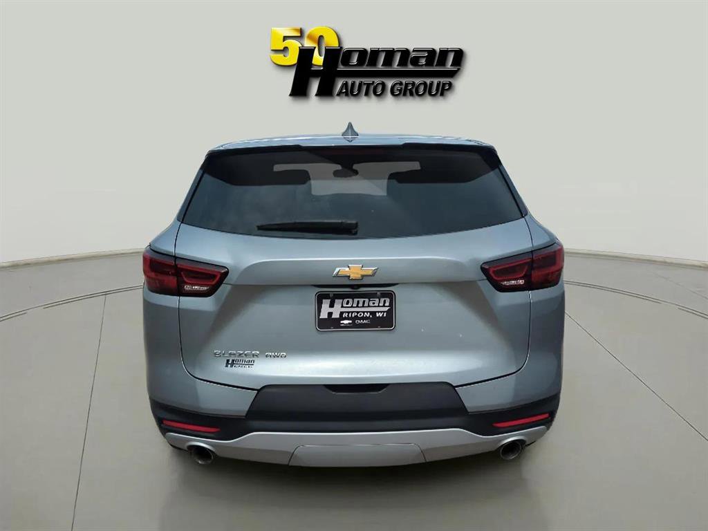 Used 2024 Chevrolet Blazer LT image 4