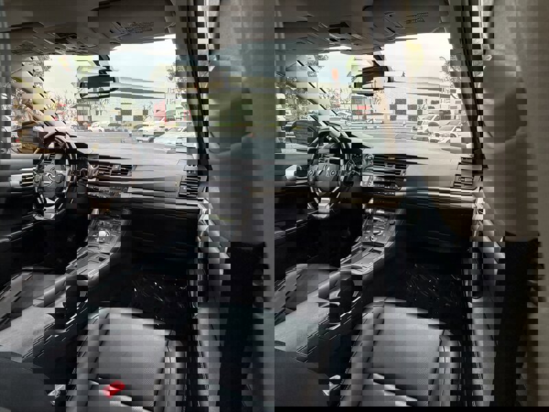 Used 2015 Lexus CT 200h image 56