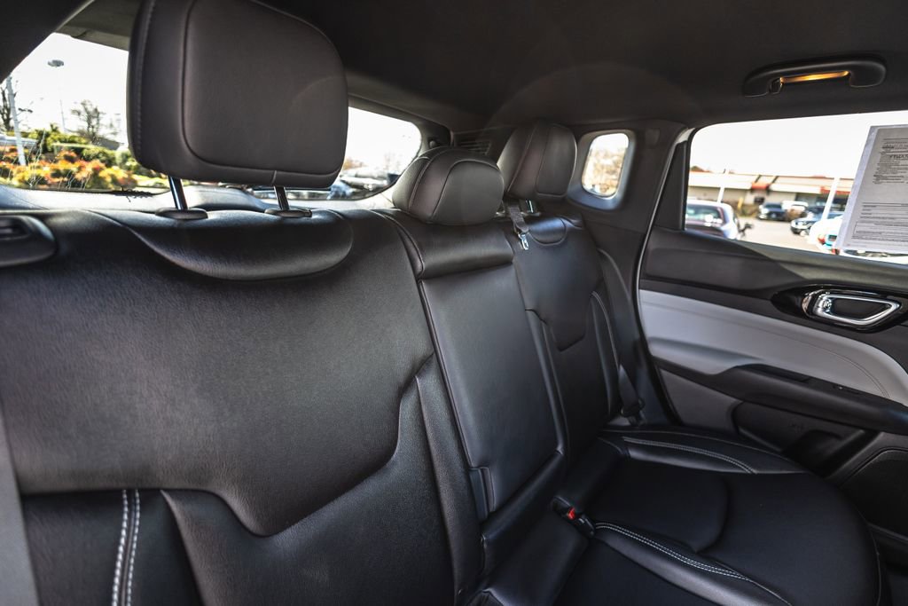 Used 2026 Jeep Compass Limited image 33