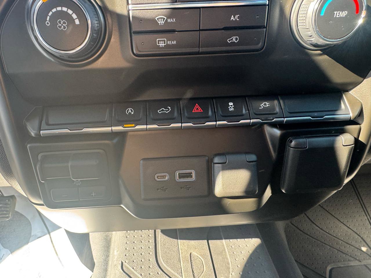 Used 2021 Chevrolet Silverado 1500 Custom image 18