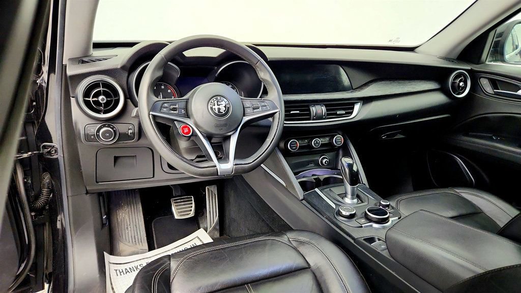Used 2019 Alfa Romeo Stelvio RWD image 12