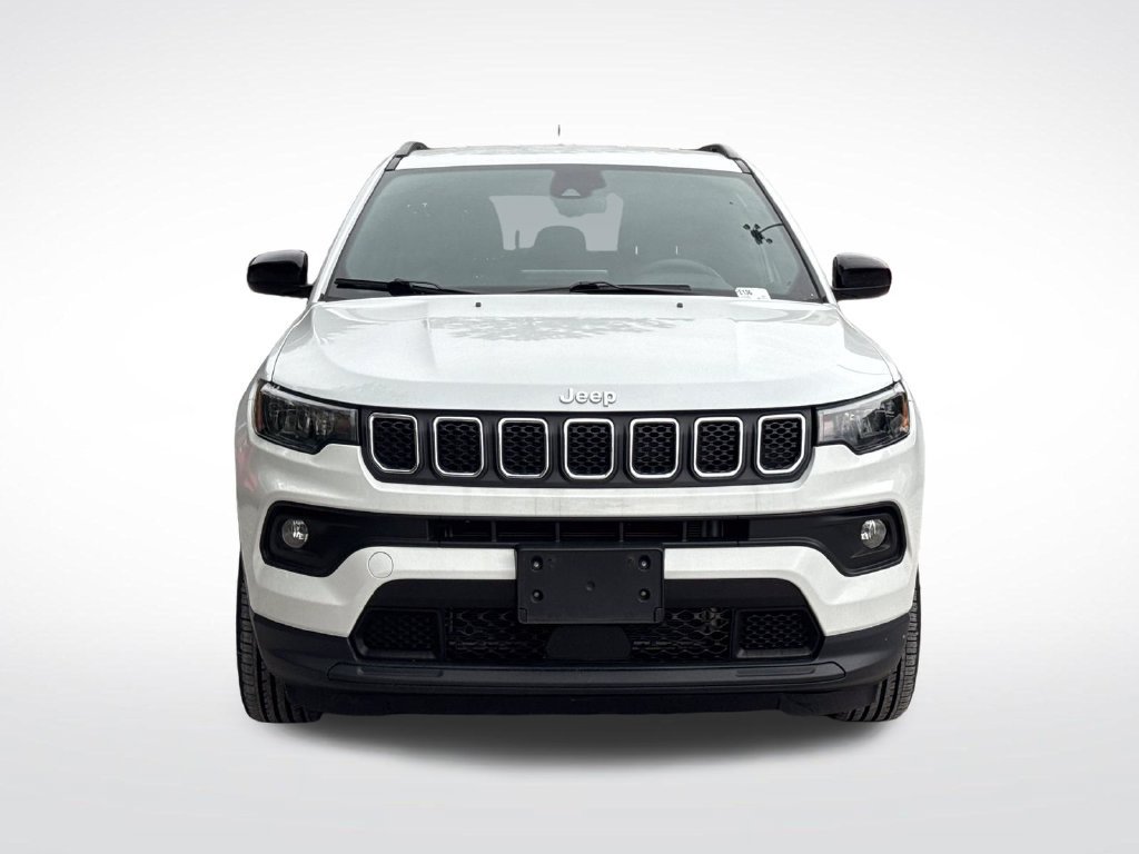 Used 2024 Jeep Compass Latitude AWD/4WD image 9