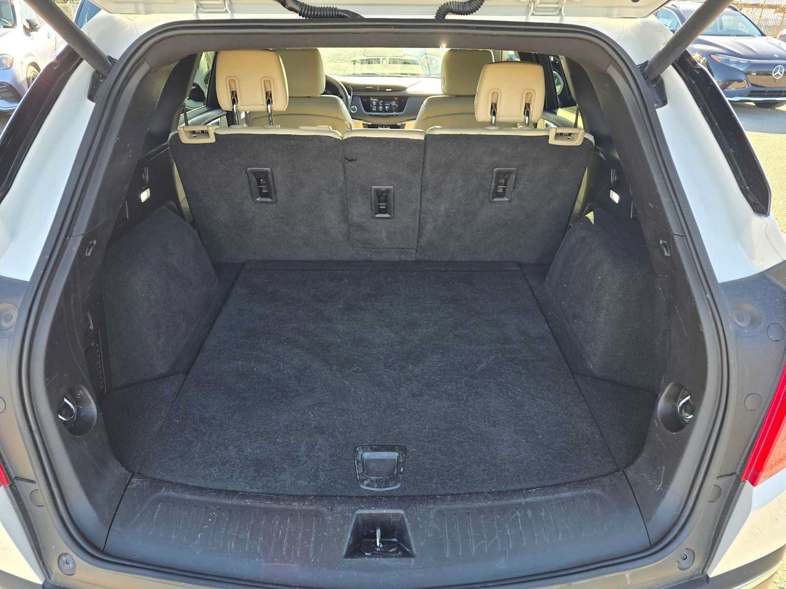 Used 2018 Cadillac XT5 FWD image 12