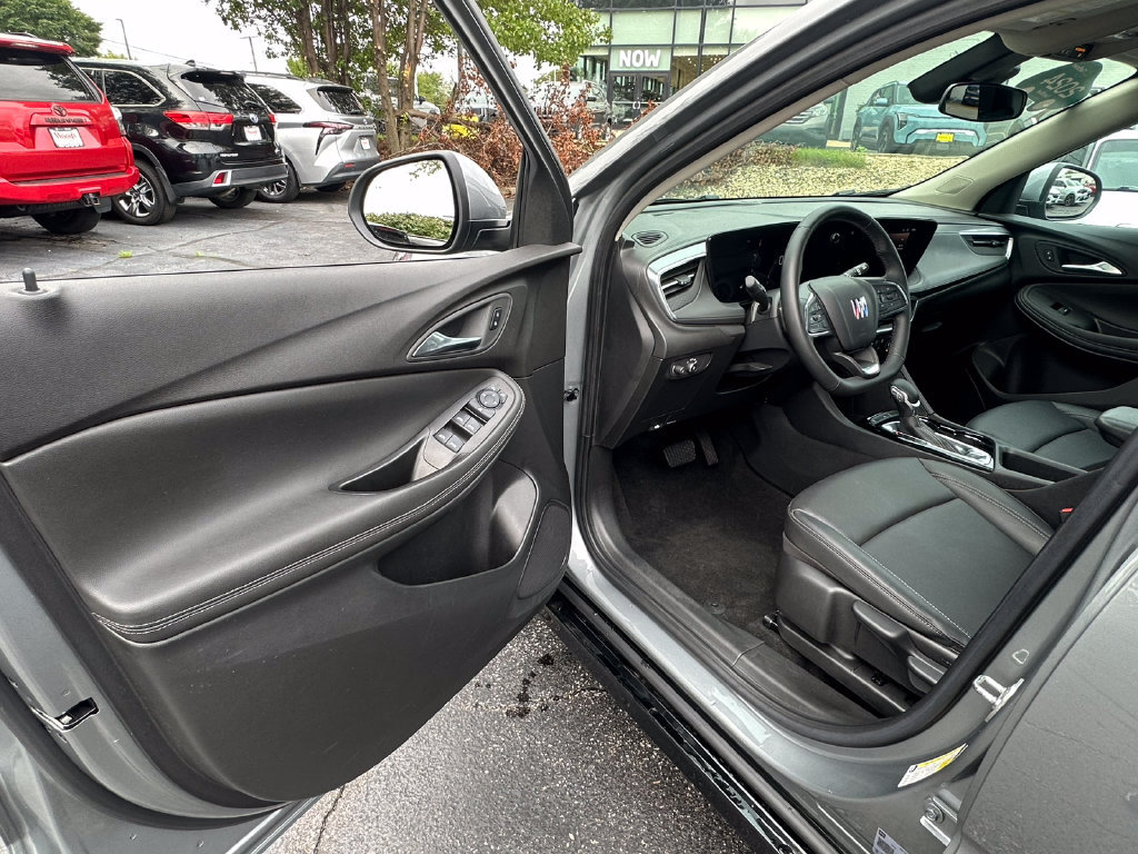 Used 2024 Buick Encore GX Sport Touring FWD image 20