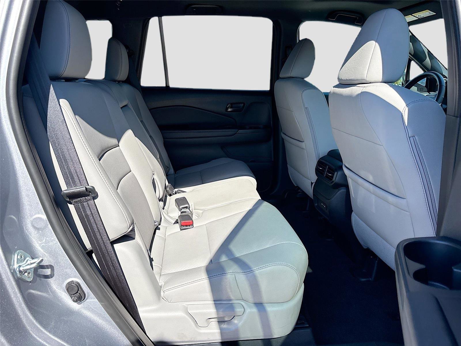 Certified 2025 Honda Passport EX-L image 32
