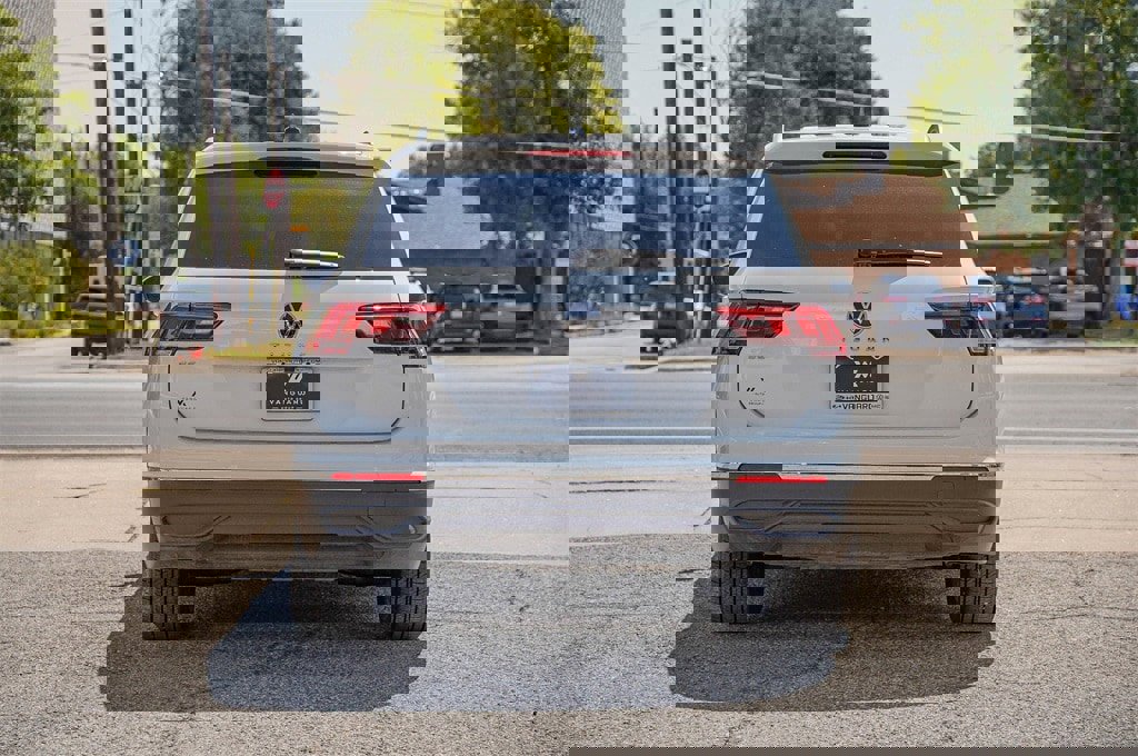 New 2024 Volkswagen Tiguan SE image 7