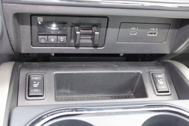 Used 2022 Nissan Titan SV w/ SV Convenience Package AWD/4WD image 10