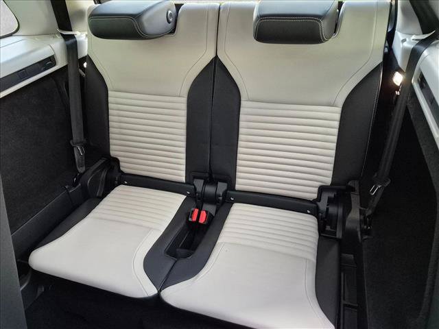 Certified 2025 Land Rover Discovery S AWD/4WD image 21