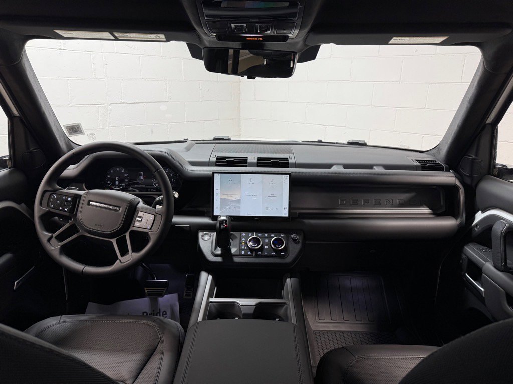 New 2025 Land Rover Defender 110 V8 image 32