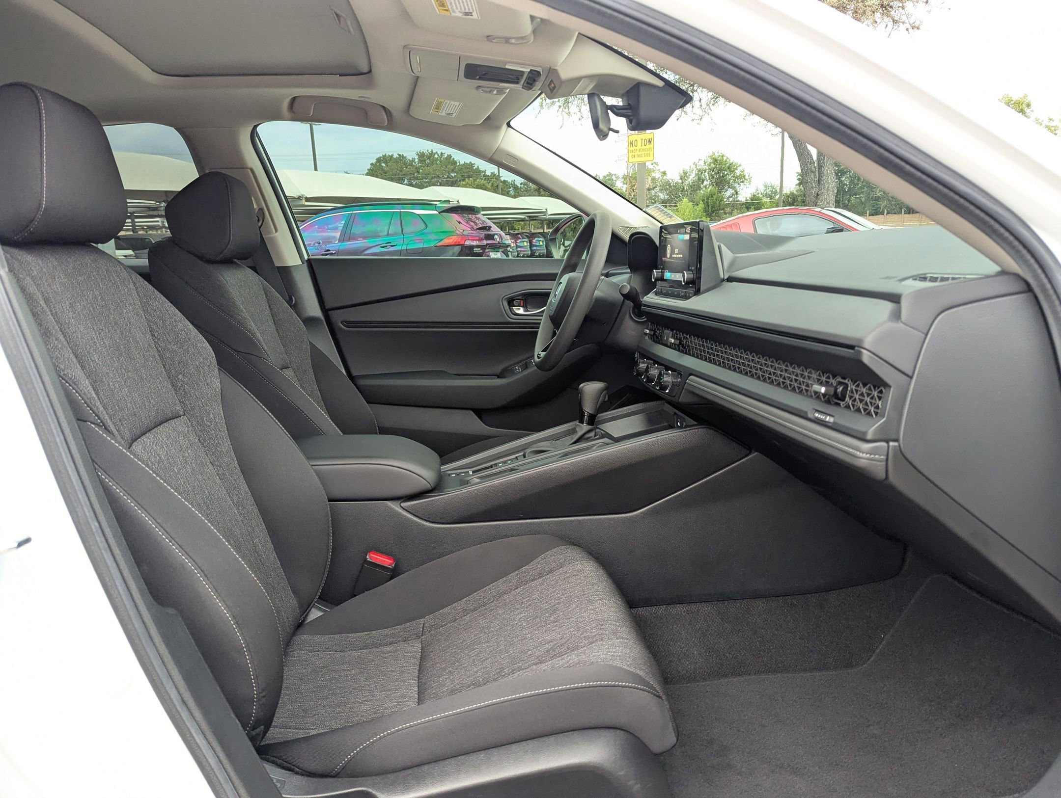 Used 2025 Honda Accord SE image 27