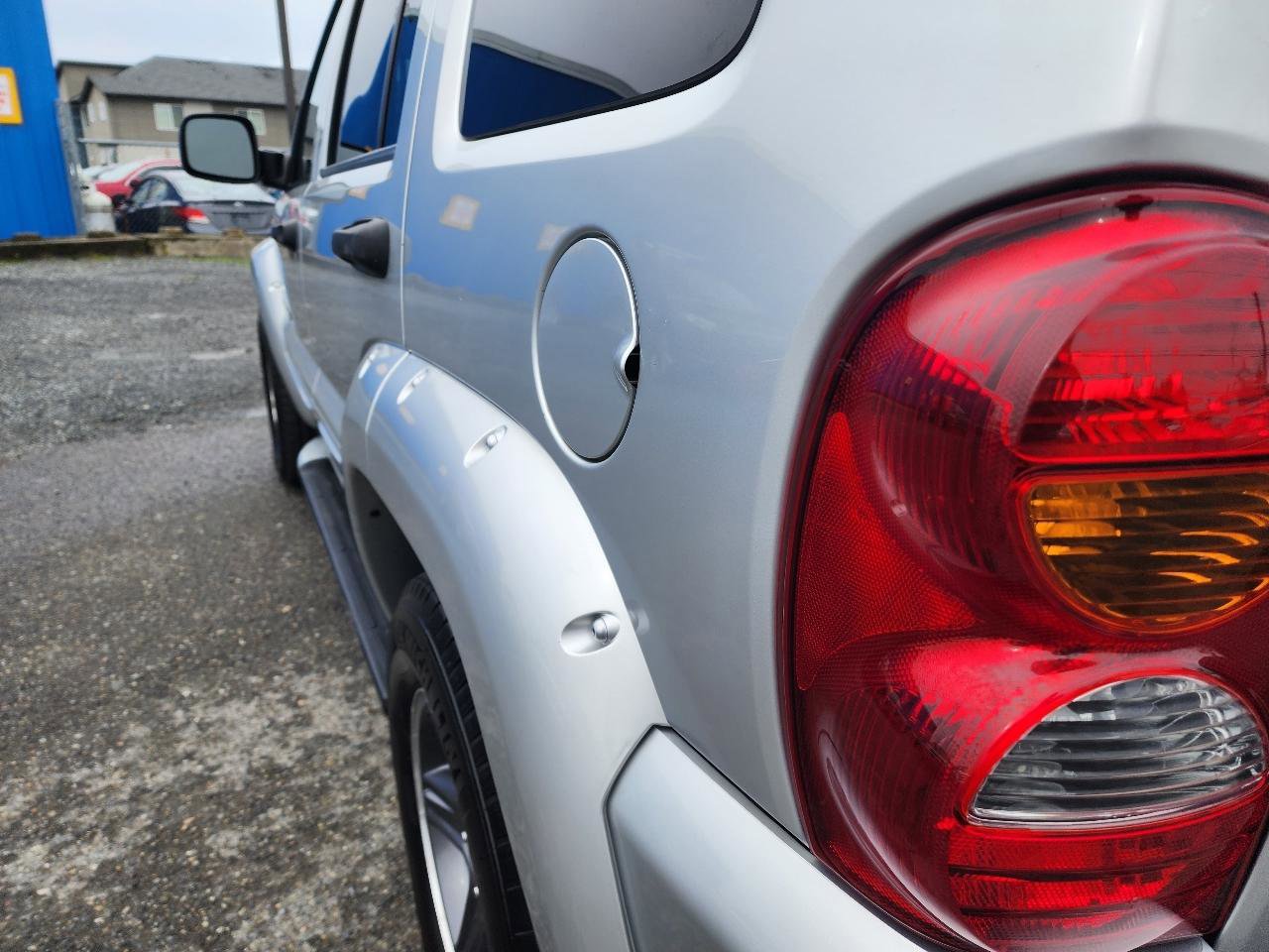 Used 2003 Jeep Liberty Renegade image 32