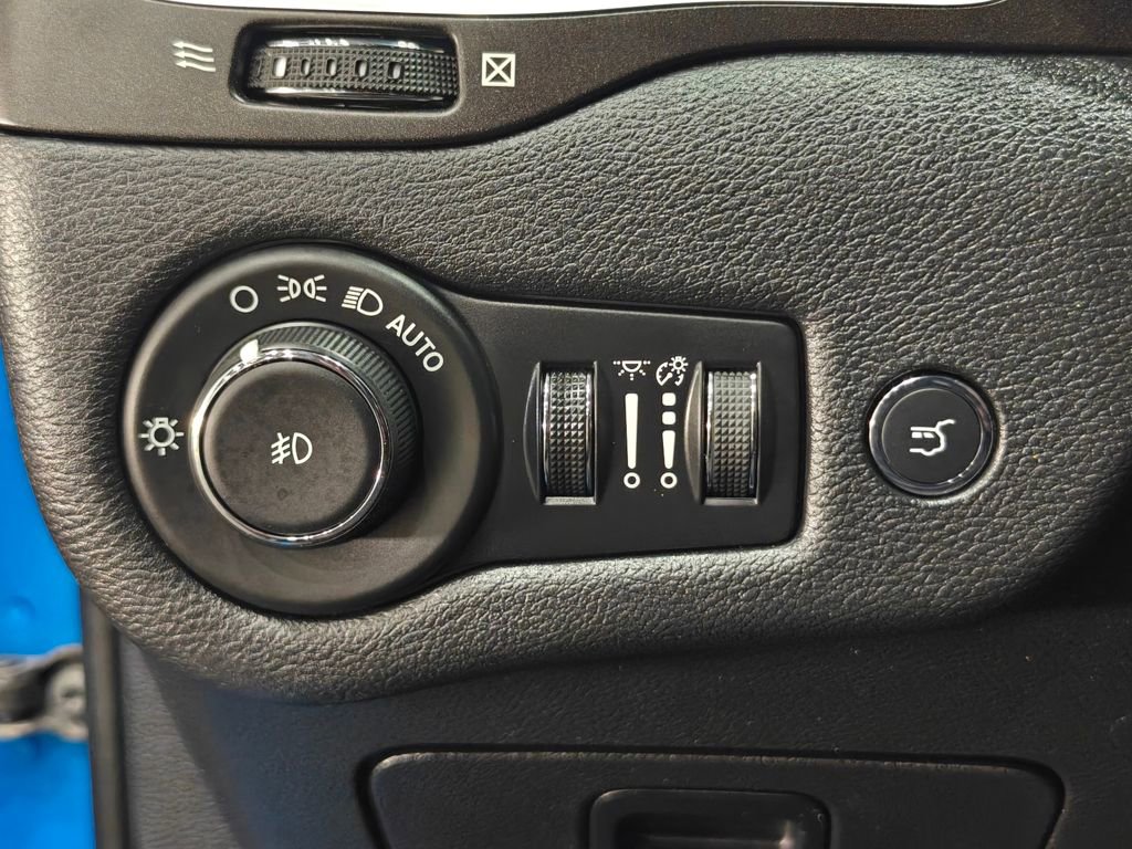 Used 2020 Jeep Cherokee Trailhawk image 58