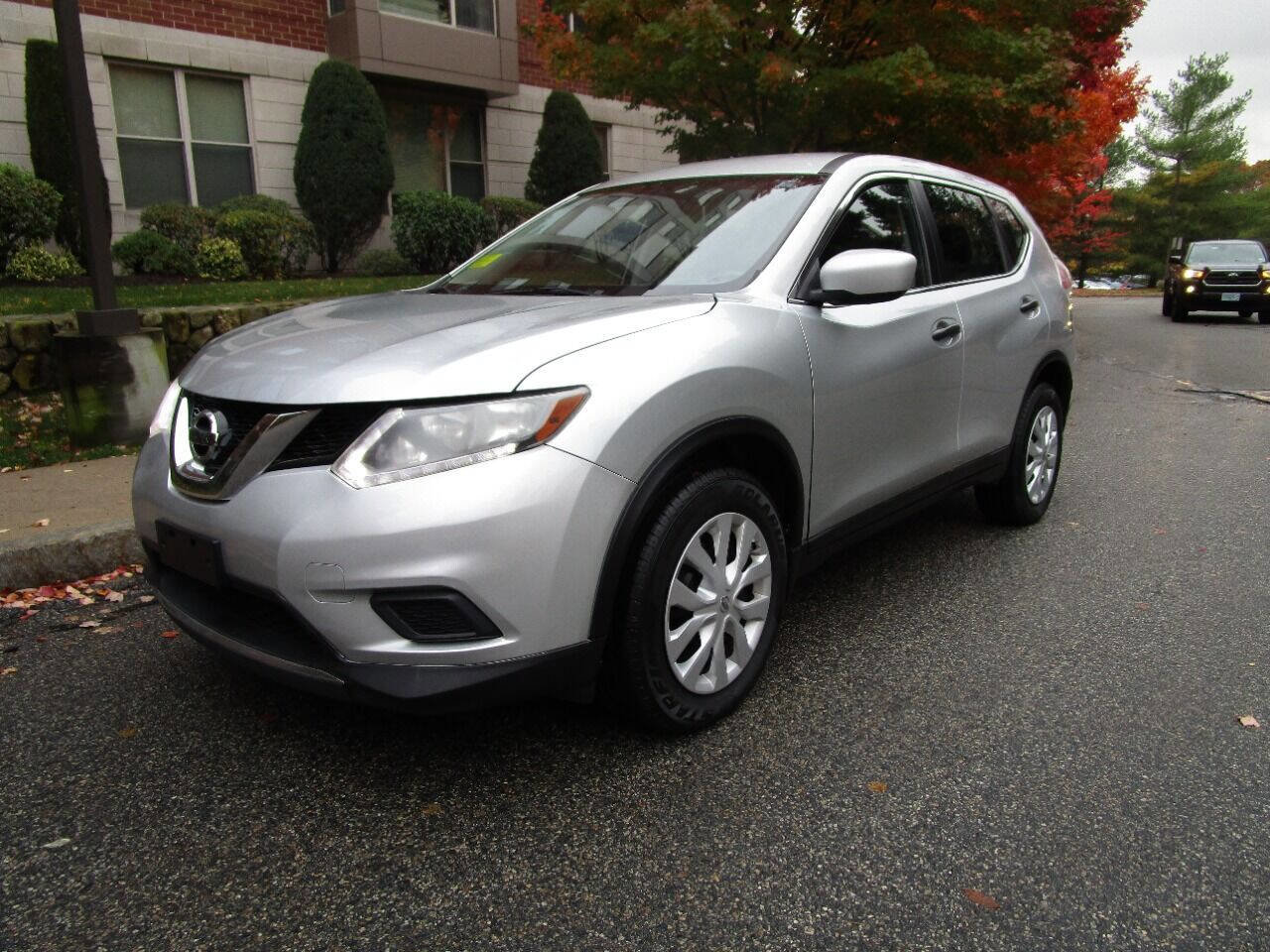 Used 2016 Nissan Rogue S image 3