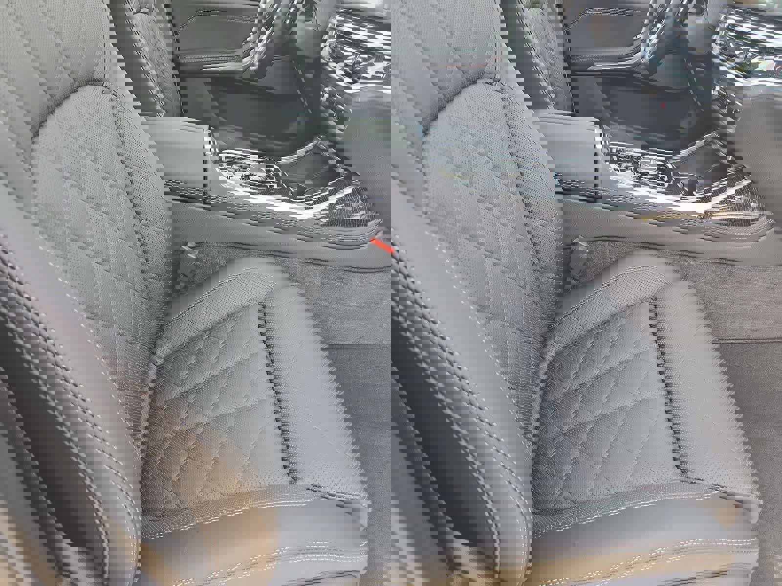 Used 2024 BMW X7 xDrive40i w/ M Sport Package image 21