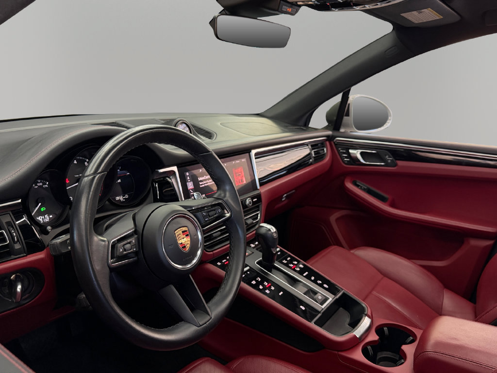 Used 2023 Porsche Macan AWD/4WD image 16