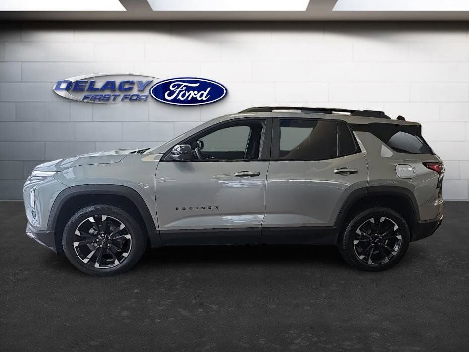 Used 2025 Chevrolet Equinox RS w/ Safety and Technology Package image 2