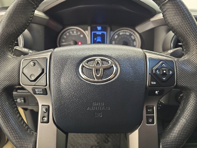 Used 2018 Toyota Tacoma SR5 AWD/4WD image 29